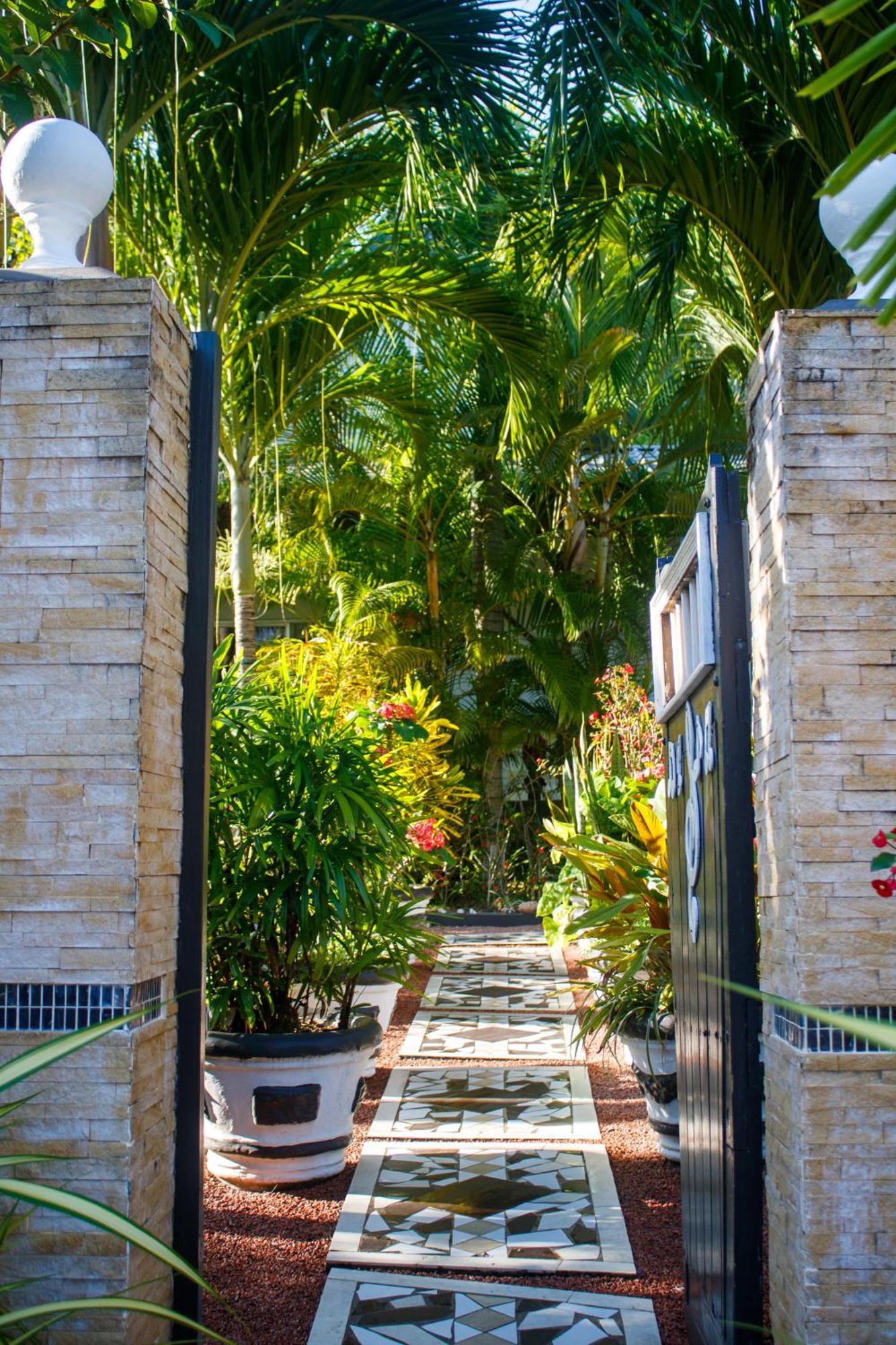Nid'Aigle Lodge Baie Sainte Anne Kültér fotó